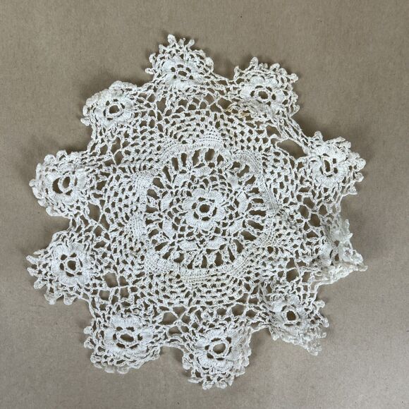 Vintage Ruffled Doily White & Ivory Set Of 6 13”/5.5”‎ - Picture 8 of 11